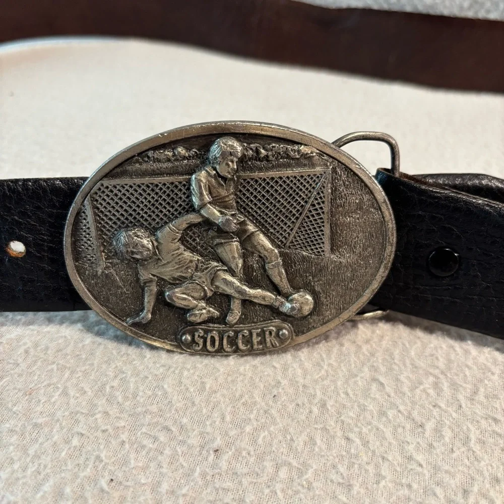 Bergamot Brass Works 1977 Soccer Players Belt Buckle Silver-tone Vtg made in USA
